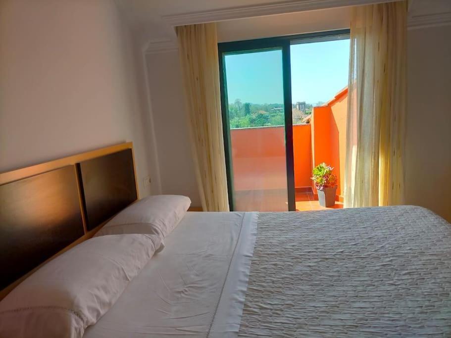 Atico Con 3 Habitaciones En Poio Exterior photo